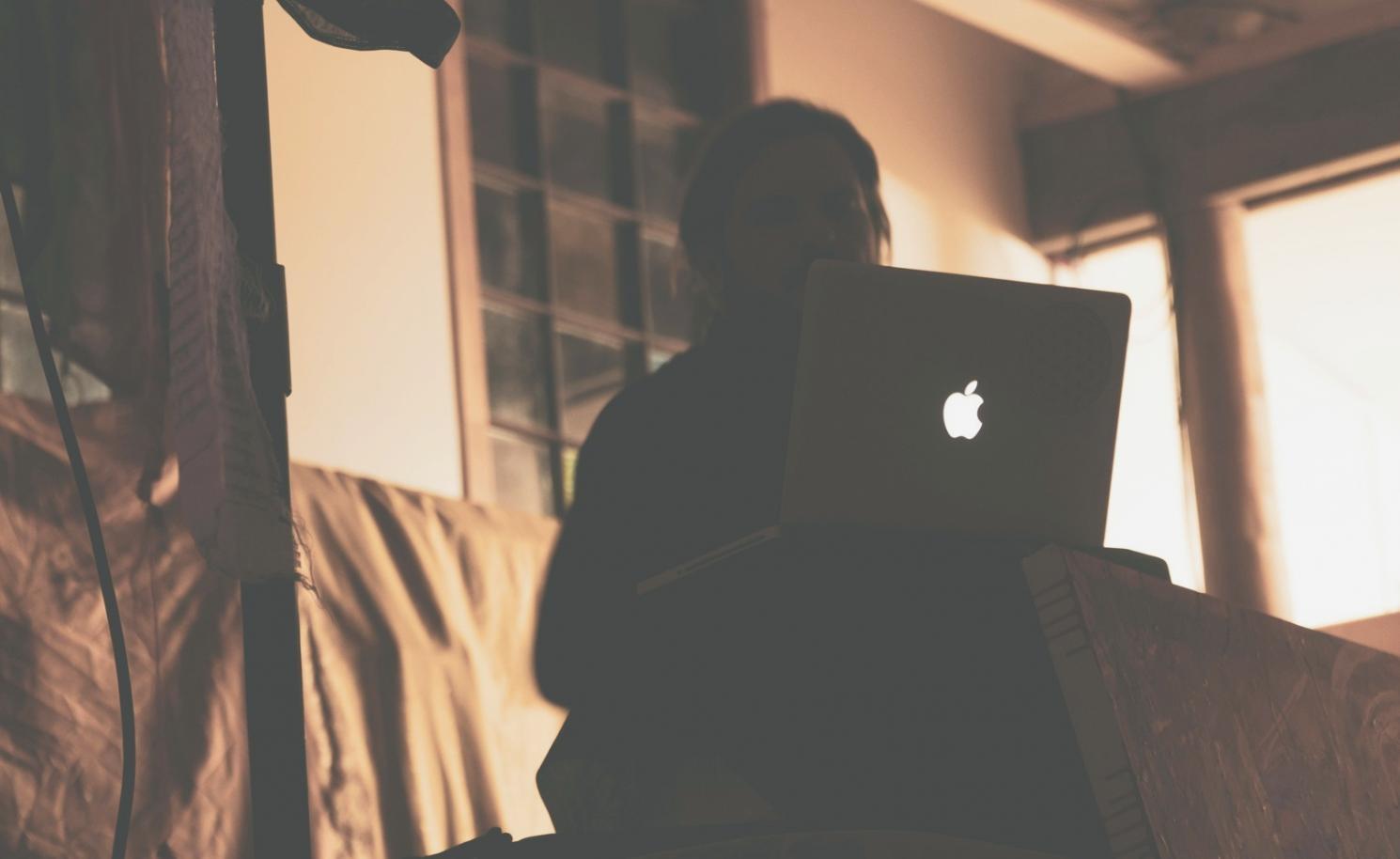 بيئة العمل في استوديو التصميم